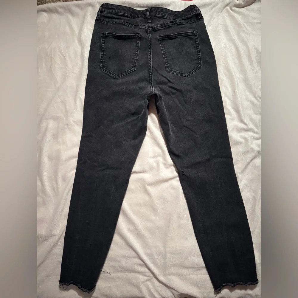 Jennifer Lopez Black Distressed Skinny Jeans - Picture 11 of 16